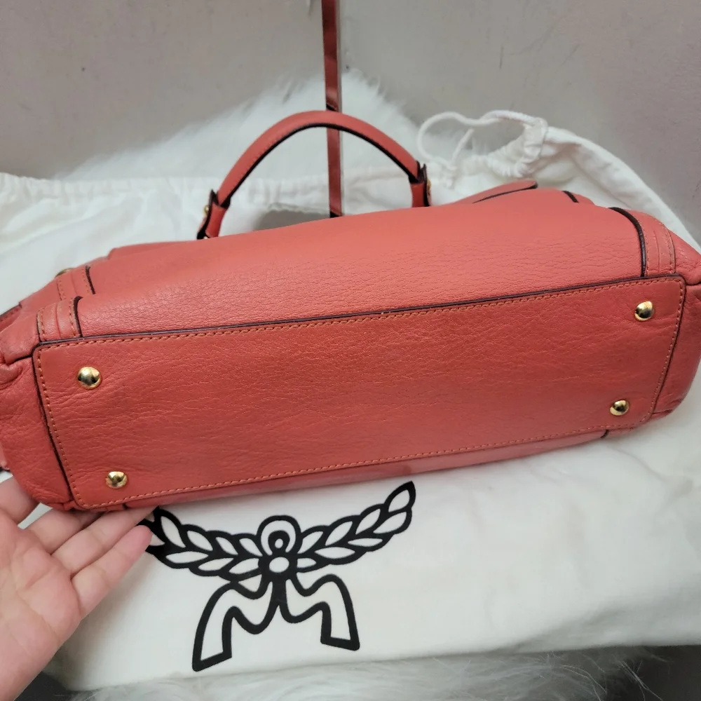 MCM Coral Leather Handbag - Picture 3 of 16